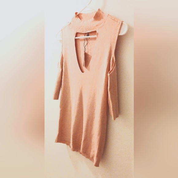 Womans express mock neck cold shoulder lite pink sweater size large - Picture 5 of 7